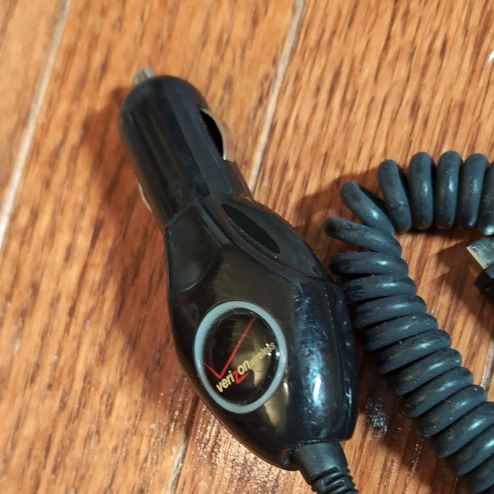 Verizon Micro USB Cell Phone Car Charger with Coiled Cable Model: MICUSBVPC